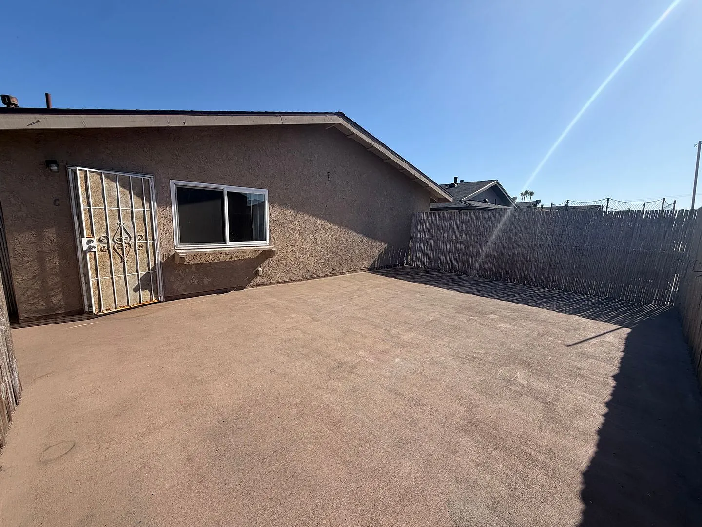 Spacious 2 Bed 1.5 Bath Property Walking Distance to the Beach! — Photo 3