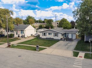 114 S Chase Dr, Crown Pt, IN 46307