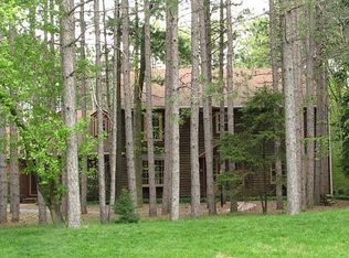 W317N976 Huckleberry Way, Delafield, WI 53018