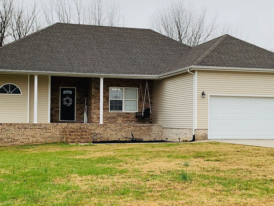 1st image of 147 Rebecca Ln W