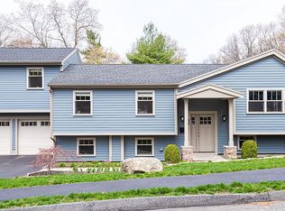 25 Melch Rd, Lynnfield, MA 01940