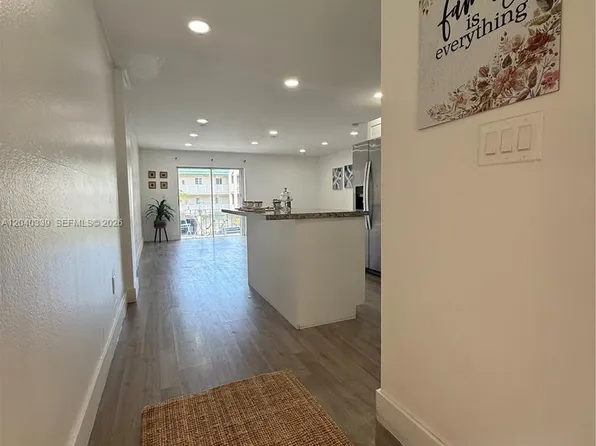 6780 W 2nd Ct APT 212, Hialeah, FL 33012