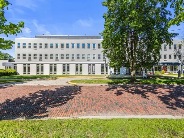 703 N Park/704 N Main