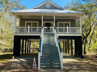 520 Palmetto Pointe Ln, Edisto Island, SC 29438