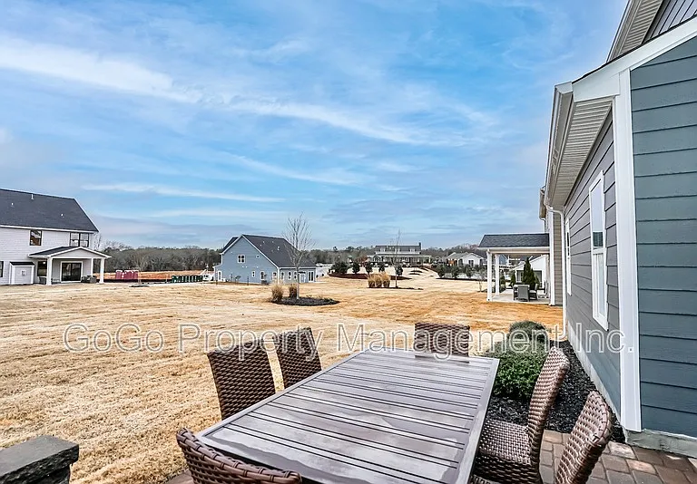 212 Spokane Dr — Photo 23