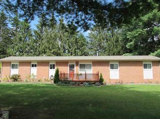 2679 E Square Lake Rd, Troy, MI 48085