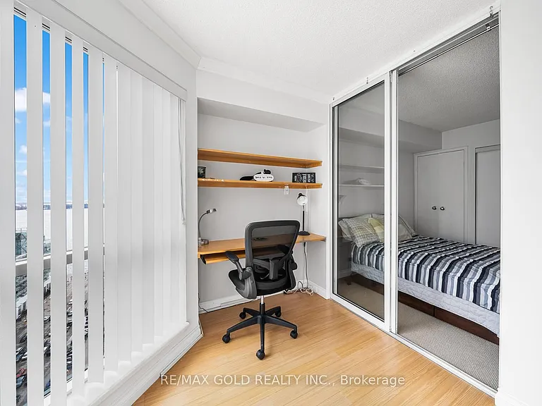 10 Yonge St #2710 — Photo 12