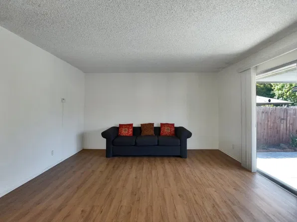 2281 Brentwood Ct, East Palo Alto, CA 94303