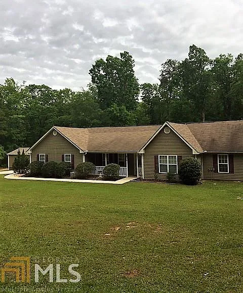 215 Vaughn Cir photo 1