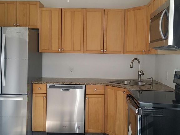 2nd image of 132 Bedford Ave