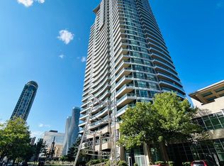1 Elm Dr W #105, Mississauga, ON L5B 4M1