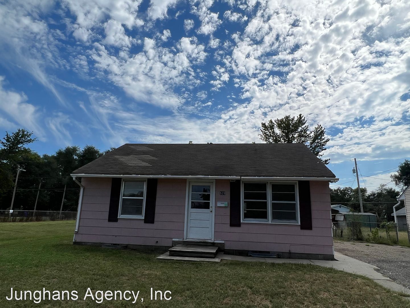 819 W 14th St Junction City KS 66441 Zillow