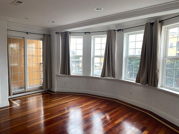 4th image of 499 33rd Ave APT 301