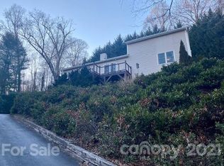 12 N Oak Ter, Arden, NC 28704