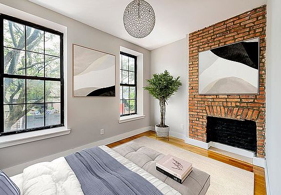 4th image of 1041 Jefferson Ave #3A