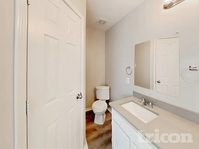 1110 Wayne Ave — Photo 9