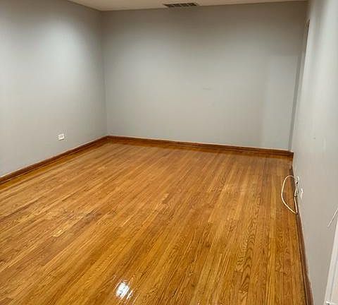 4th image of 1629 N Lockwood Ave Unit 2