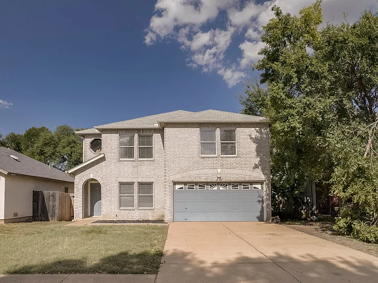 2602 Stapleford Dr — Photo 1