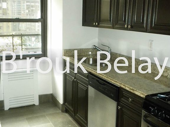 2nd image of 301 E 47th St APT 7B