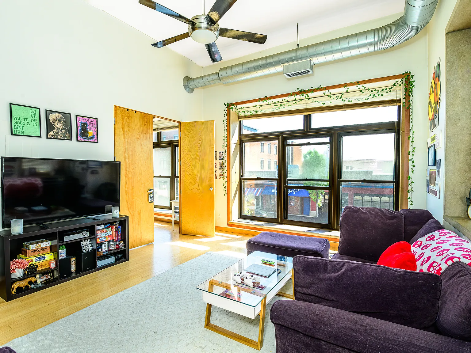 2 bed, 1100 sqft, $2,000 — Photo 1