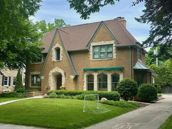 4452 North Farwell AVENUE, Shorewood, WI 53211