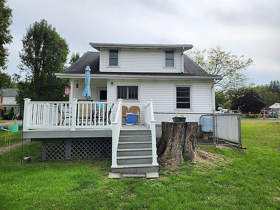 2nd image of 416 Dewart St