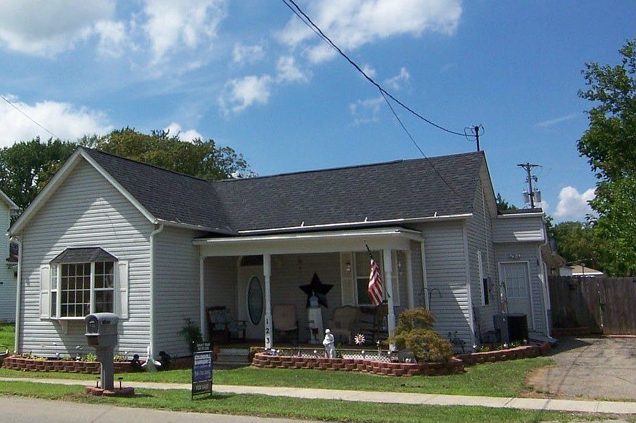 1st image of 123 S Main St