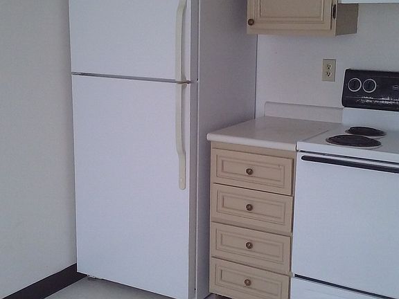 5th image of 4414 Grinnell Dr APT 2