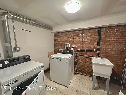 Rented by Sunrise Real Estate | media 25
