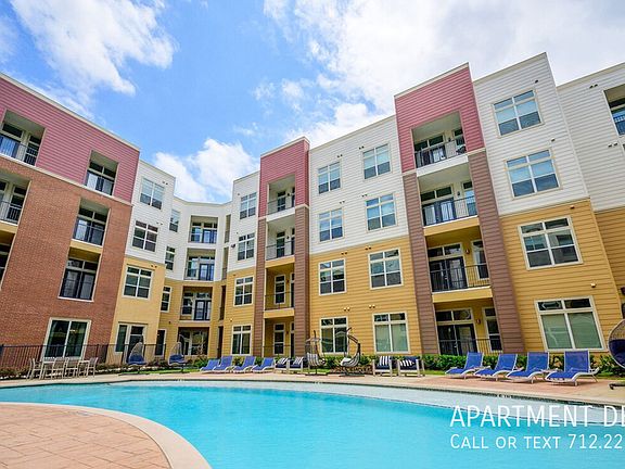 2nd image of 8906 Lakes At 610 Dr #576