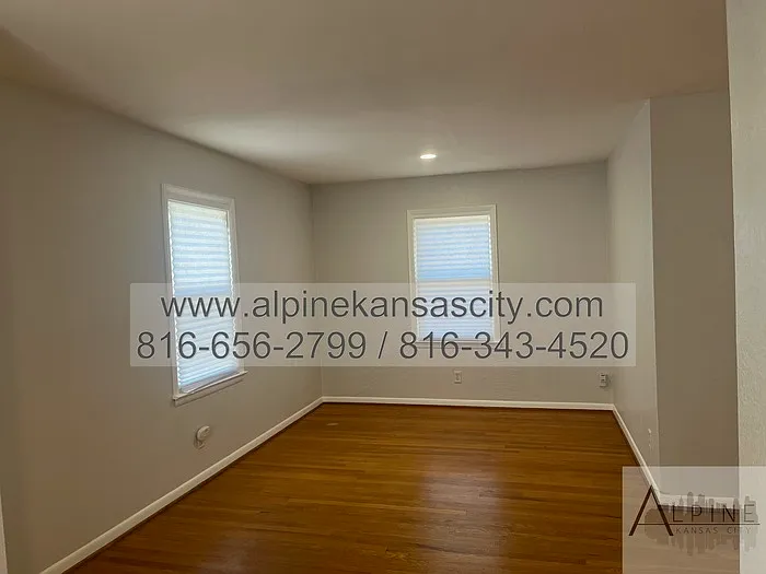 7131 Main St #UPPER — Photo 4