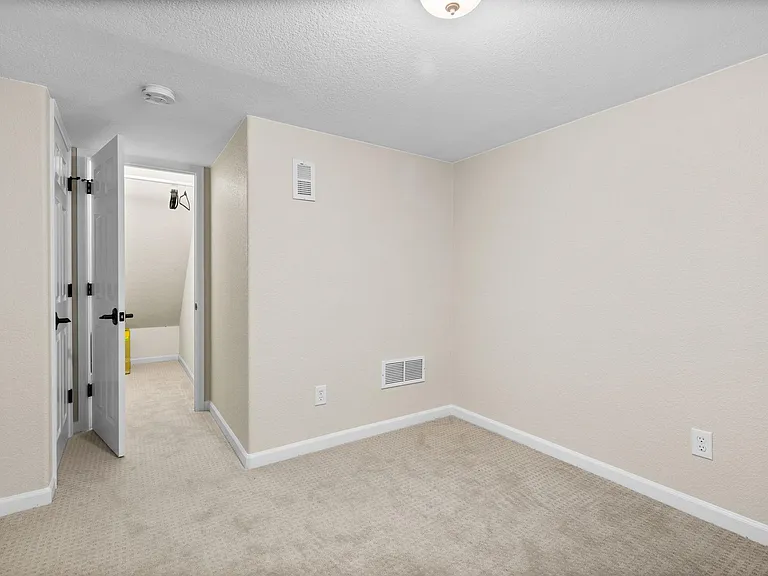 2771 Calkins Pl — Photo 54
