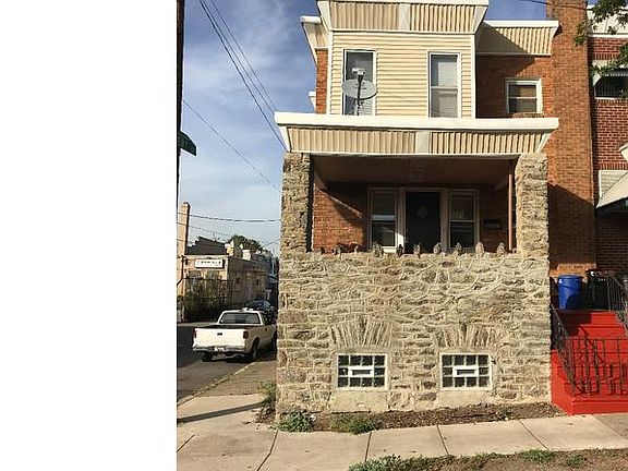 3rd image of 2027 W Spencer St
