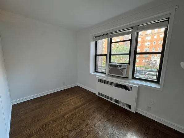 69-10 Yellowstone Boulevard image 13 of 20