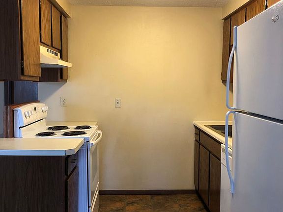3rd image of 530 Central St #D15