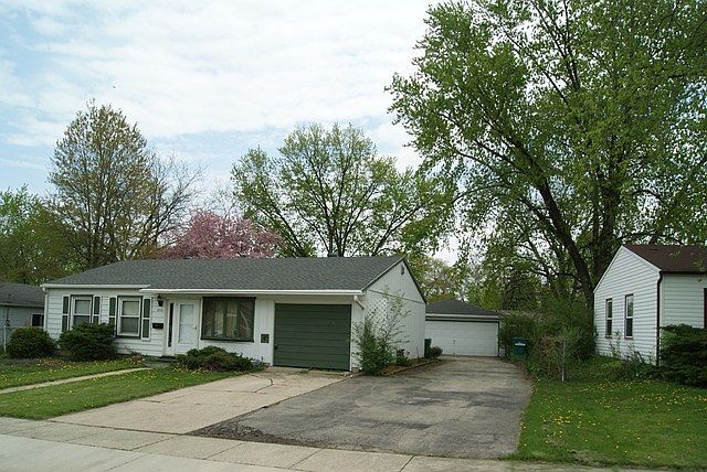 2nd image of 435 Holden Ave