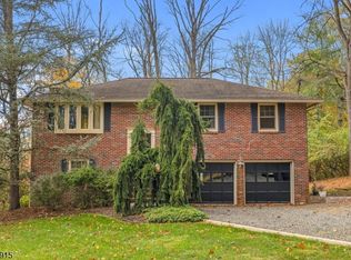 39 Old Stirling Rd, Warren, NJ 07059