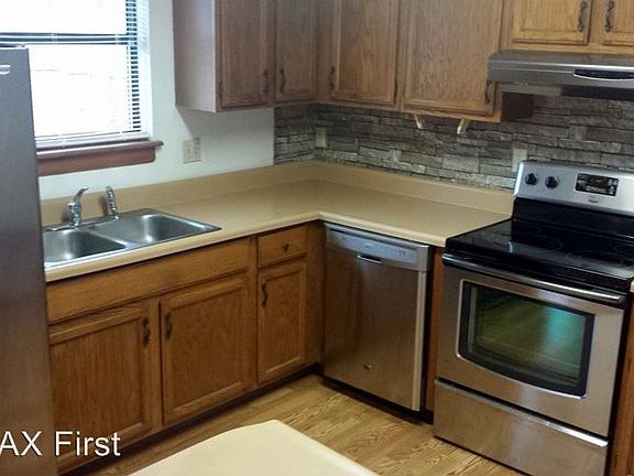 4th image of 1502 Carowinds Cir