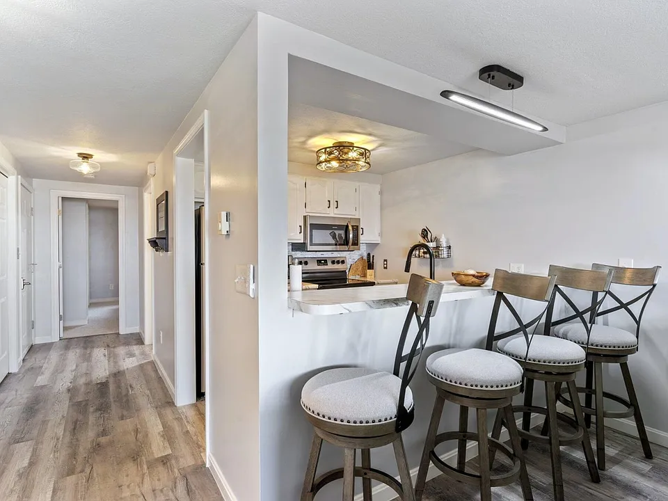 105 E Grand Ave #7