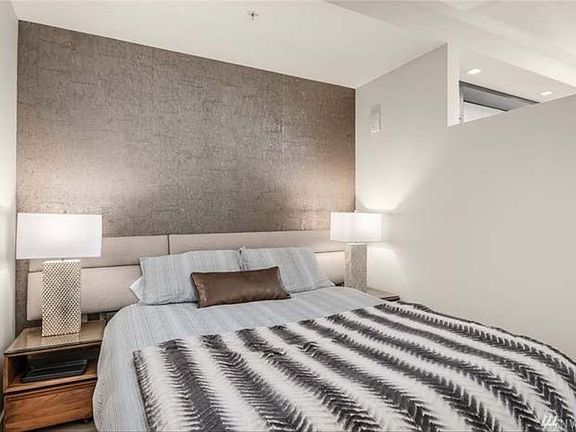 5th image of 590 1st Ave S APT 1111