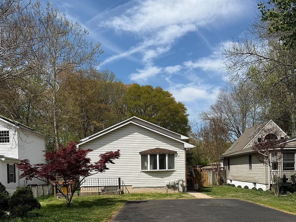 2nd image of 8121 Elizabeth Rd