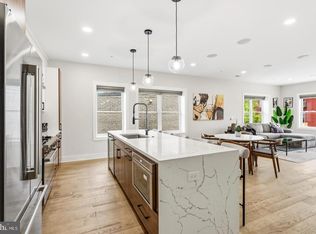 615 Irving St NW #2, Washington, DC 20010