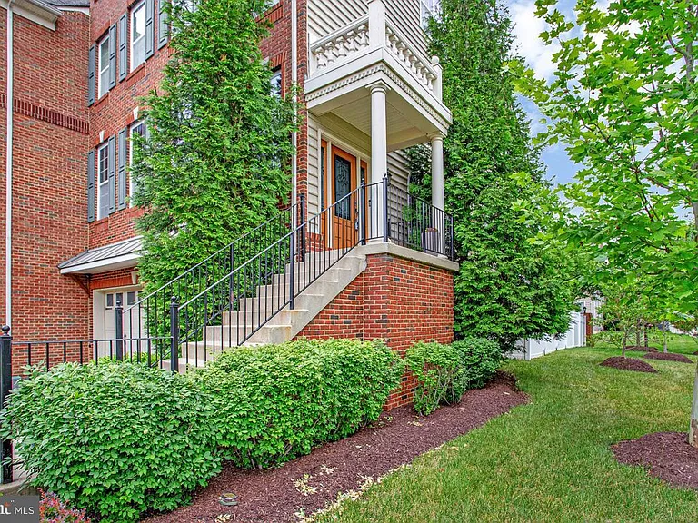 4512 Grazing Way — Photo 4