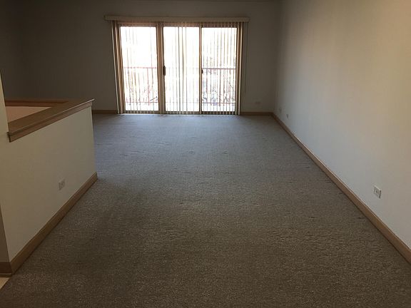 3rd image of 6472 N Northwest Hwy APT 102