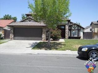 2335 Lightcap St, Lancaster, CA 93535