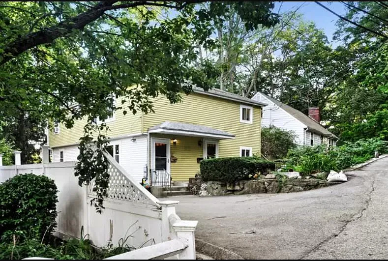 35 Summit St