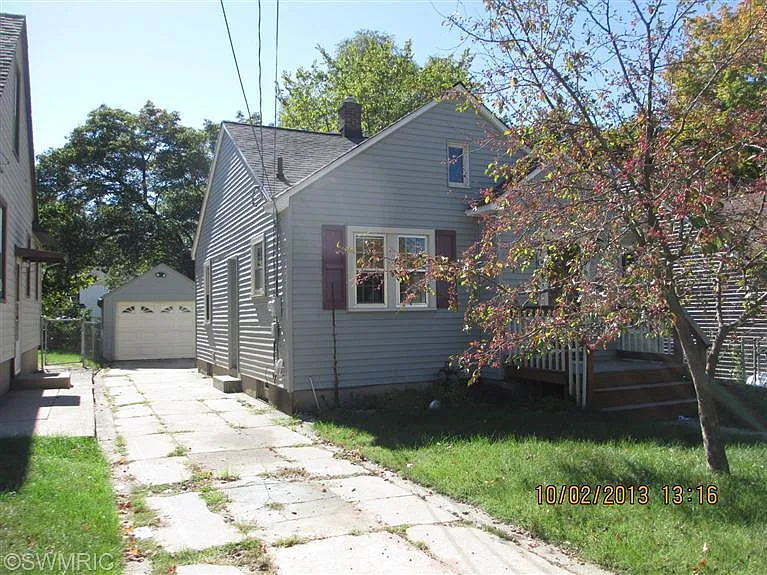 870 Merritt St SE photo 1
