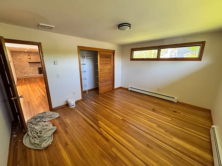 536 N Elm St — Photo 9