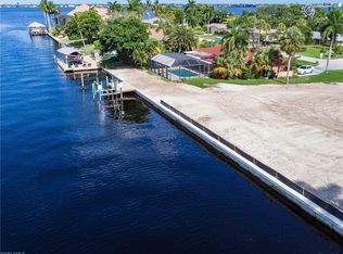 848 N Town And River Dr, Fort Myers, FL 33919