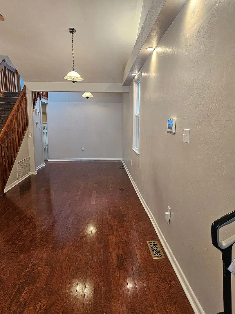 9529 Grove Ave — Photo 2